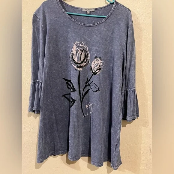 JESS & JANE Tunic Top Blue Mineral Wash Floral Graphic Bell Sleeve-Size XL - Picture 1 of 4